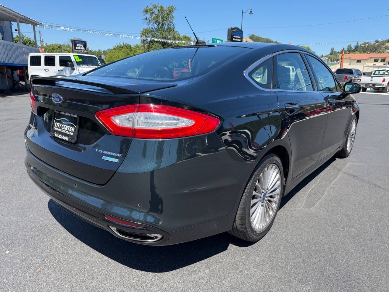 Used 2014 Ford Fusion Titanium FWD image 19