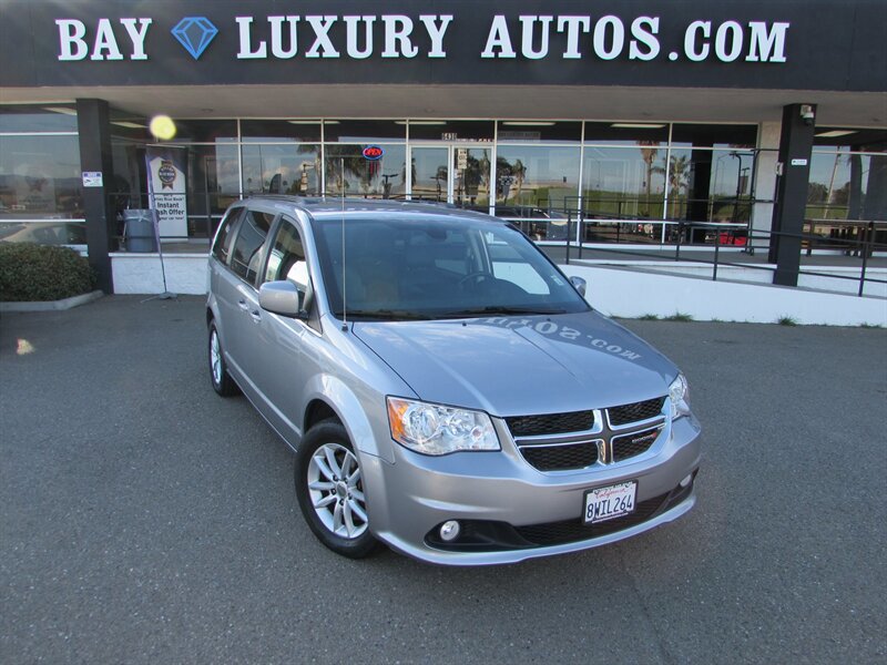 Used 2019 Dodge Grand Caravan SXT image 1