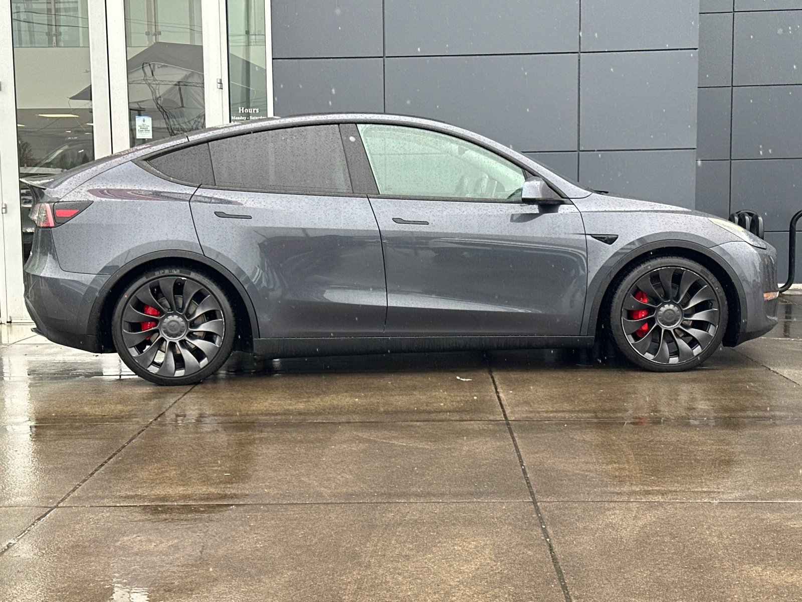 Used 2021 Tesla Model Y Performance image 2