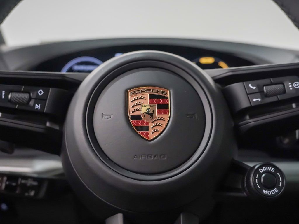 Used 2025 Porsche Cayenne E-Hybrid w/ Premium Package image 27