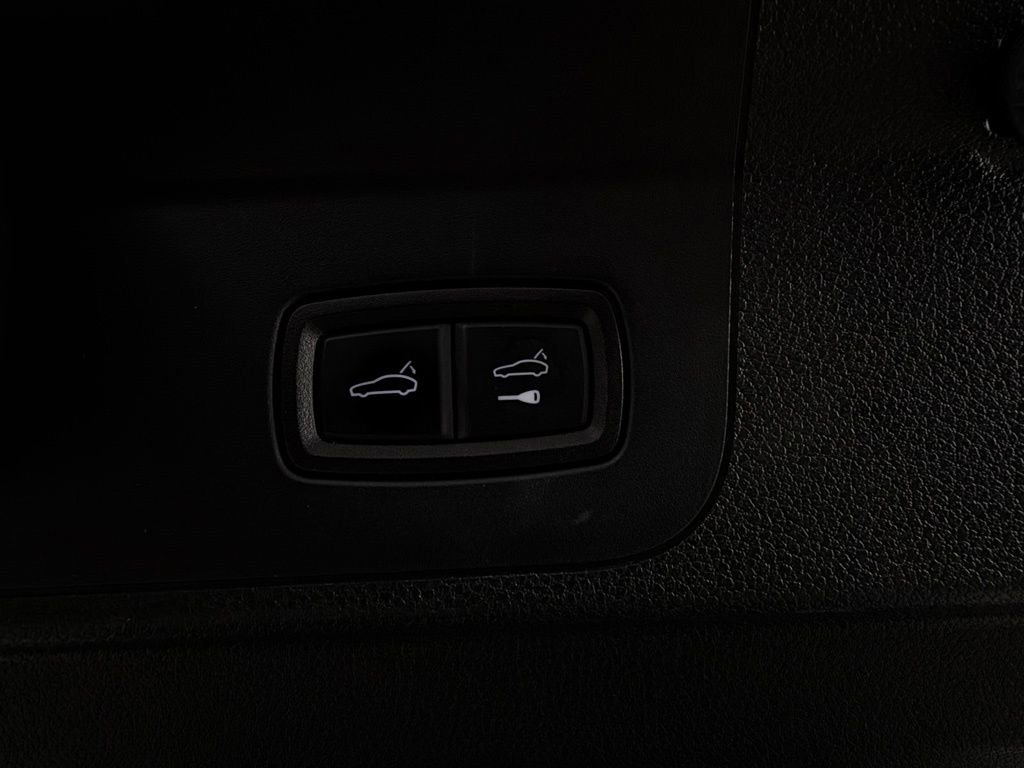 Used 2018 Porsche Panamera 4S image 28