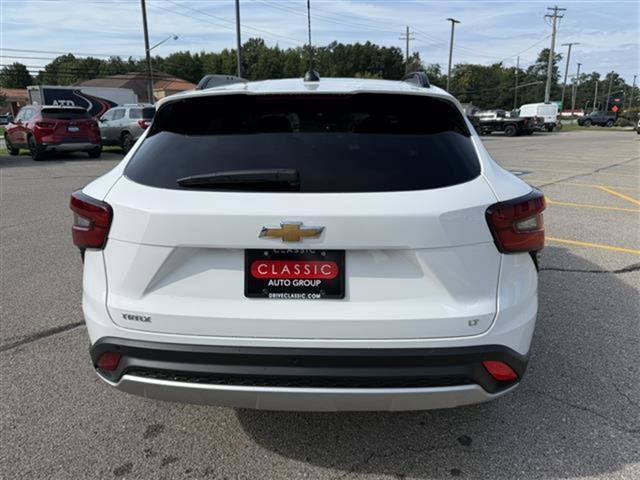 New 2025 Chevrolet Trax LT w/ Driver Confidence Package image 5