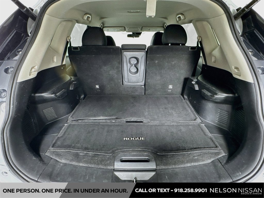 Used 2019 Nissan Rogue SV FWD image 25