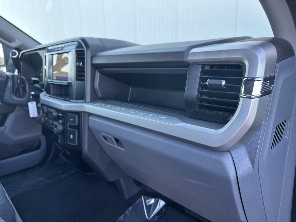 Used 2025 Ford F250 XL w/ STX Appearance Package AWD/4WD image 33