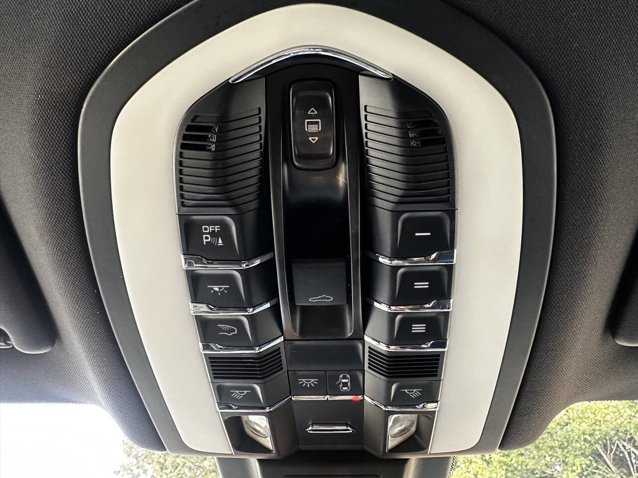 Used 2016 Porsche Macan S image 23