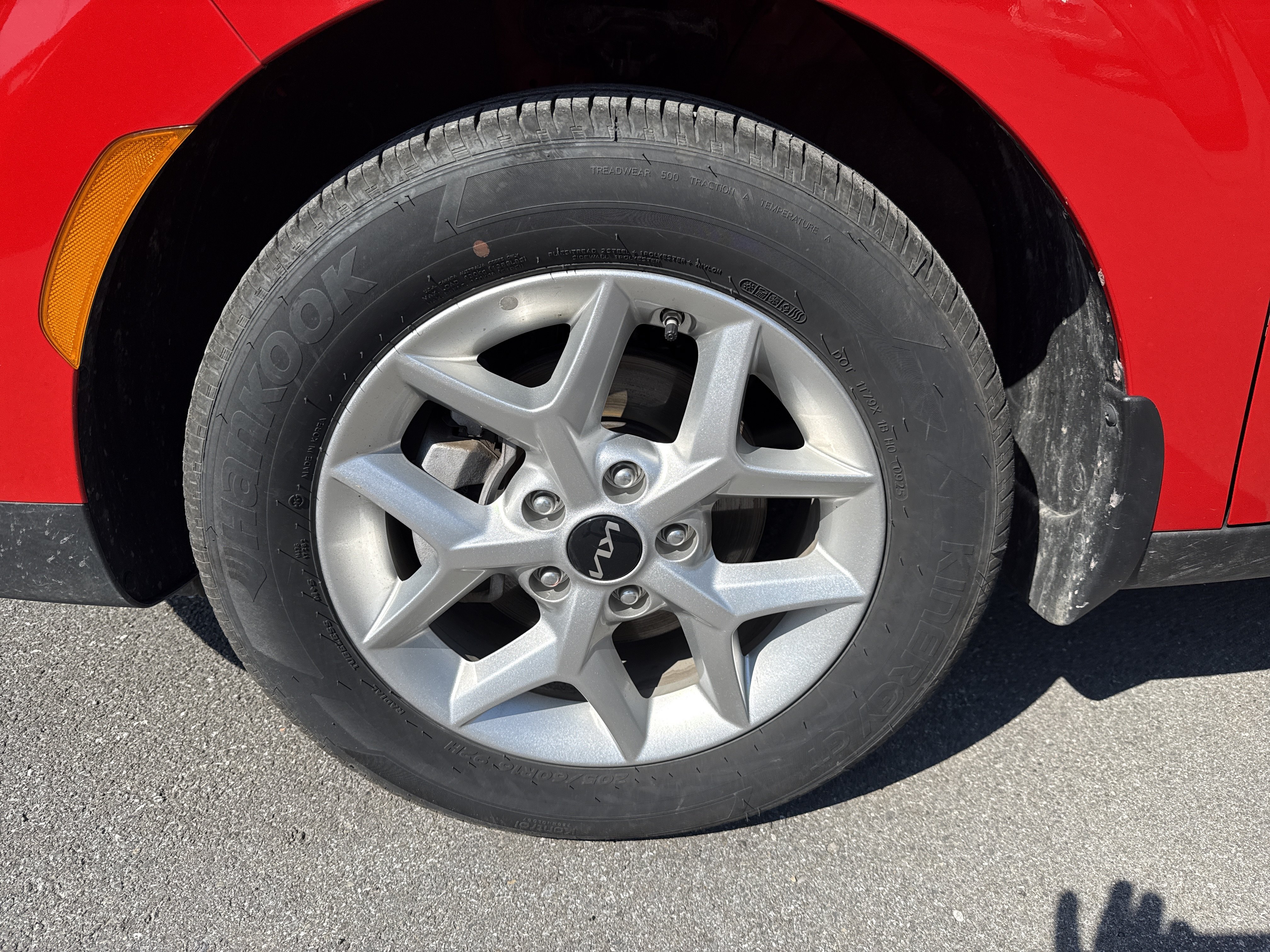 Certified 2025 Kia Soul LX w/ LX Technology Package FWD image 11