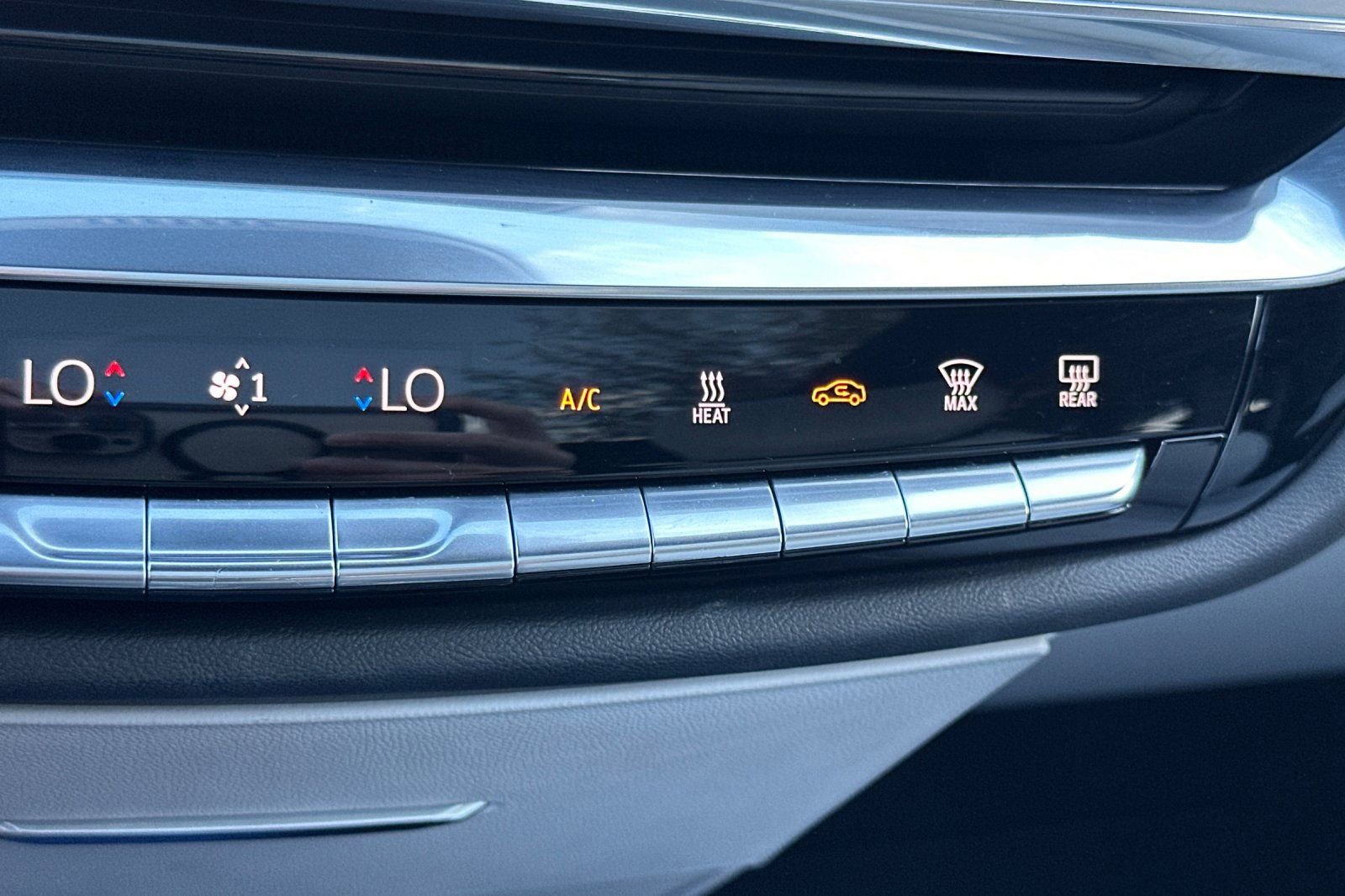 Certified 2024 Cadillac Lyriq Luxury image 30