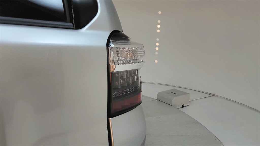 Used 2018 Toyota 4Runner TRD Off-Road image 23