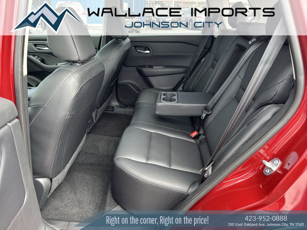 Used 2025 Nissan Rogue SL AWD/4WD image 34