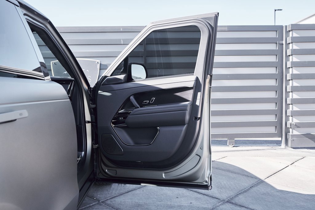 Used 2024 Land Rover Range Rover Sport SV Edition One Carbon Bronze image 23