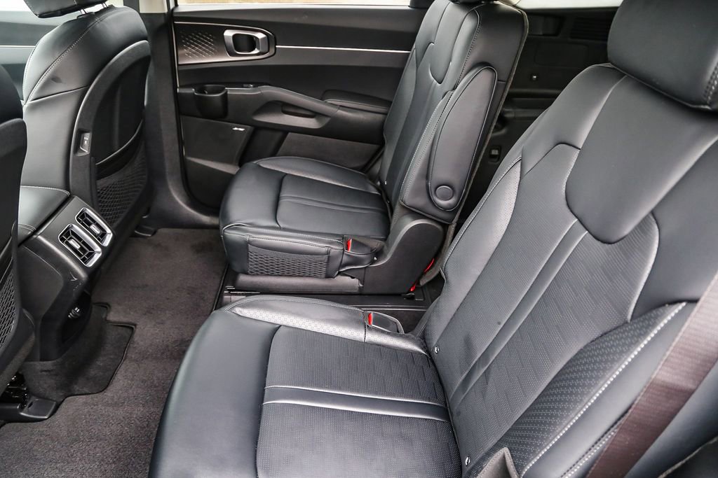 Certified 2026 Kia Sorento EX w/ EX Premium Package AWD/4WD image 17