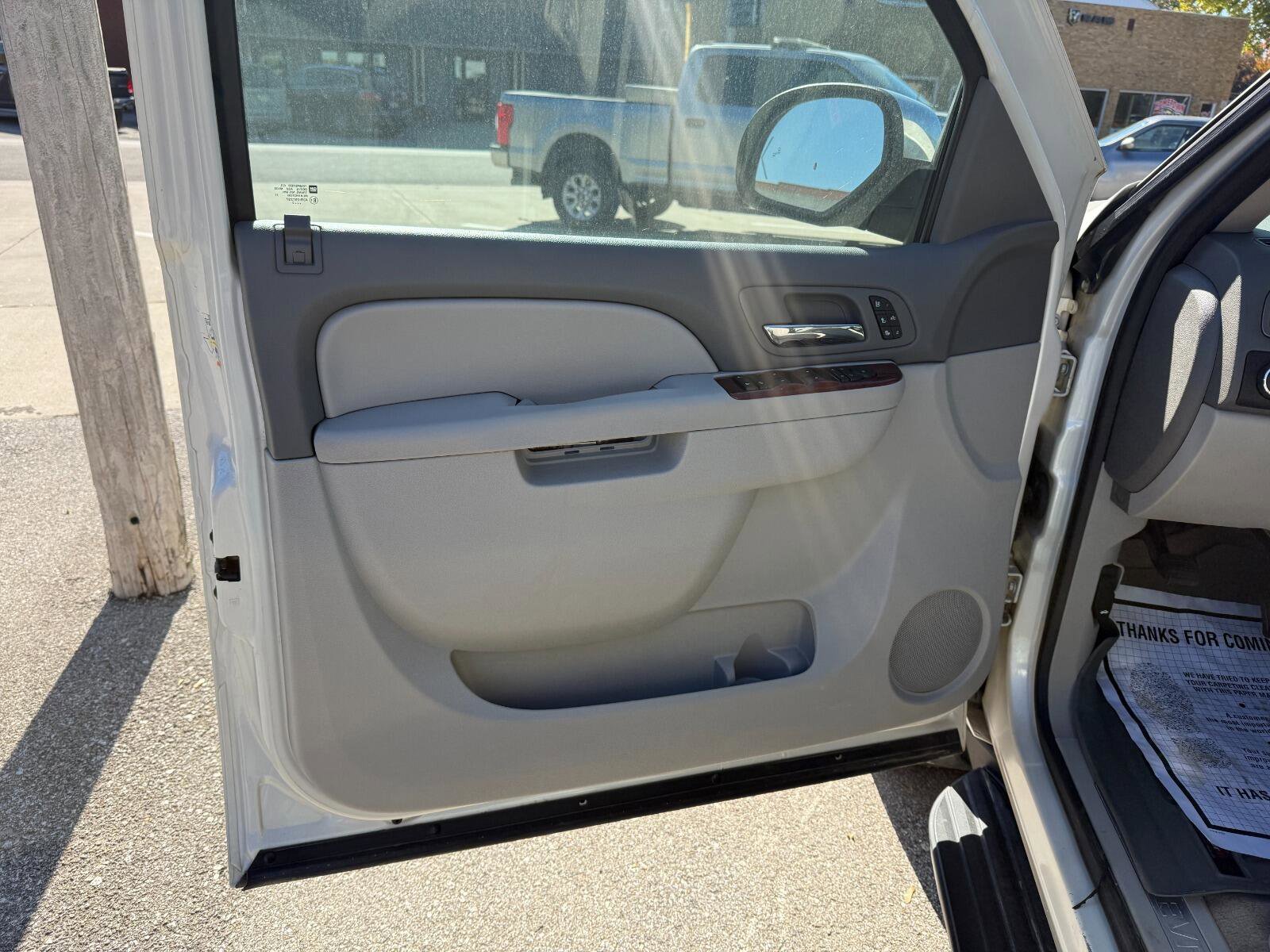 Used 2012 Chevrolet Suburban LTZ image 6