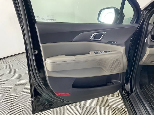 New 2026 Kia Carnival EX FWD image 5