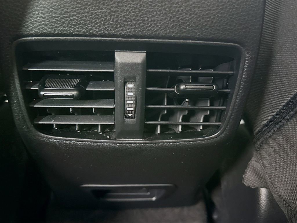 Used 2024 Toyota Corolla Cross LE image 24