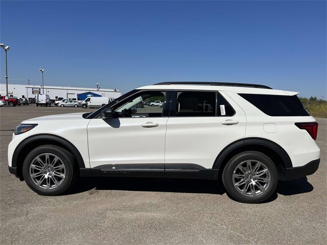 New 2025 Ford Explorer Active w/ Active Comfort Package image 4