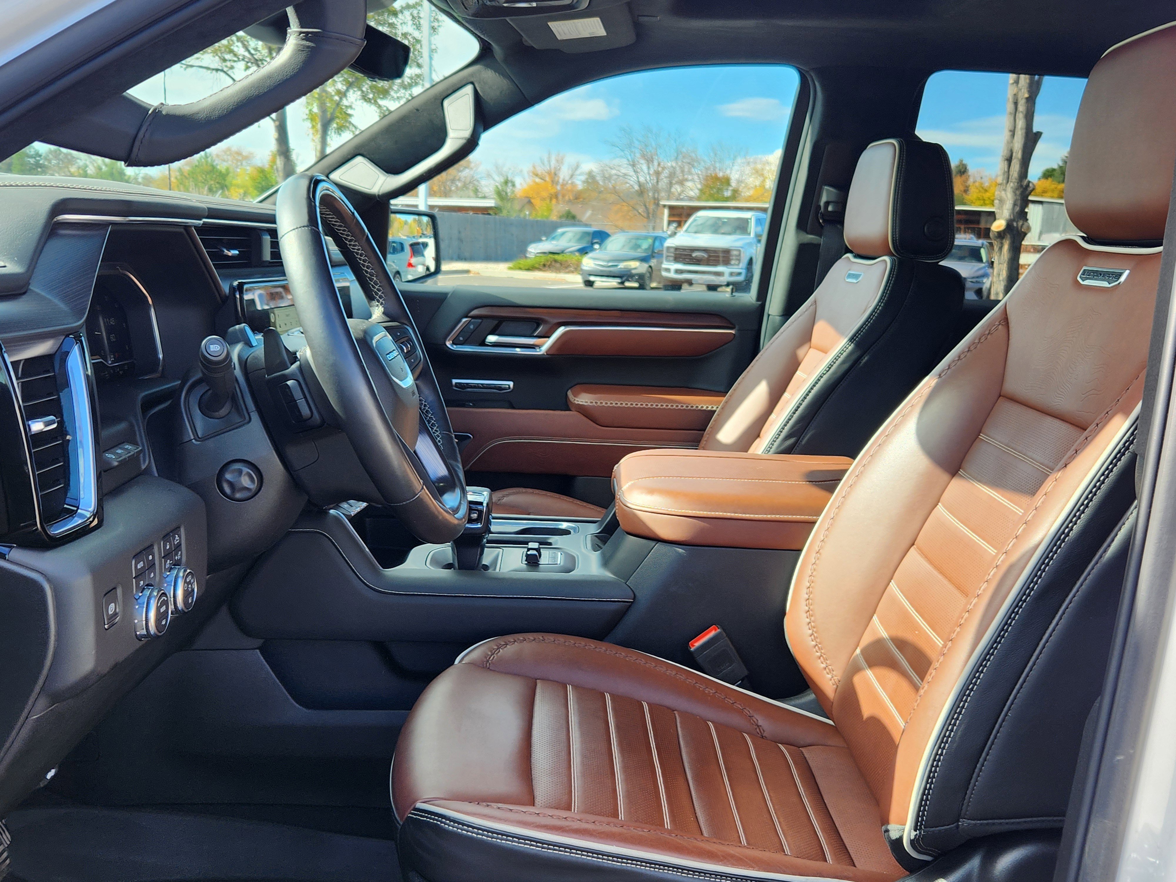 Used 2024 GMC Sierra 1500 Denali Ultimate image 9