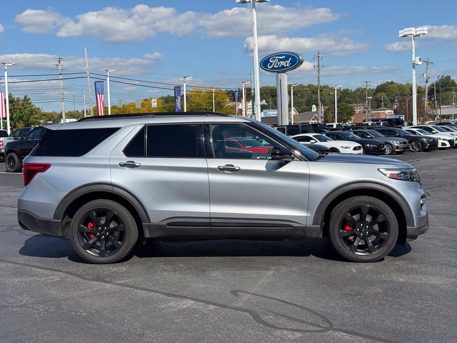 Used 2020 Ford Explorer ST w/ ST Street Pack AWD/4WD image 3