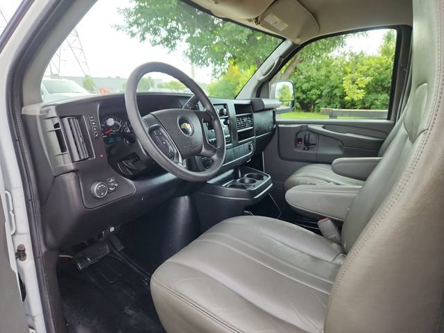 Used 2013 Chevrolet Express 3500 Extended RWD image 18