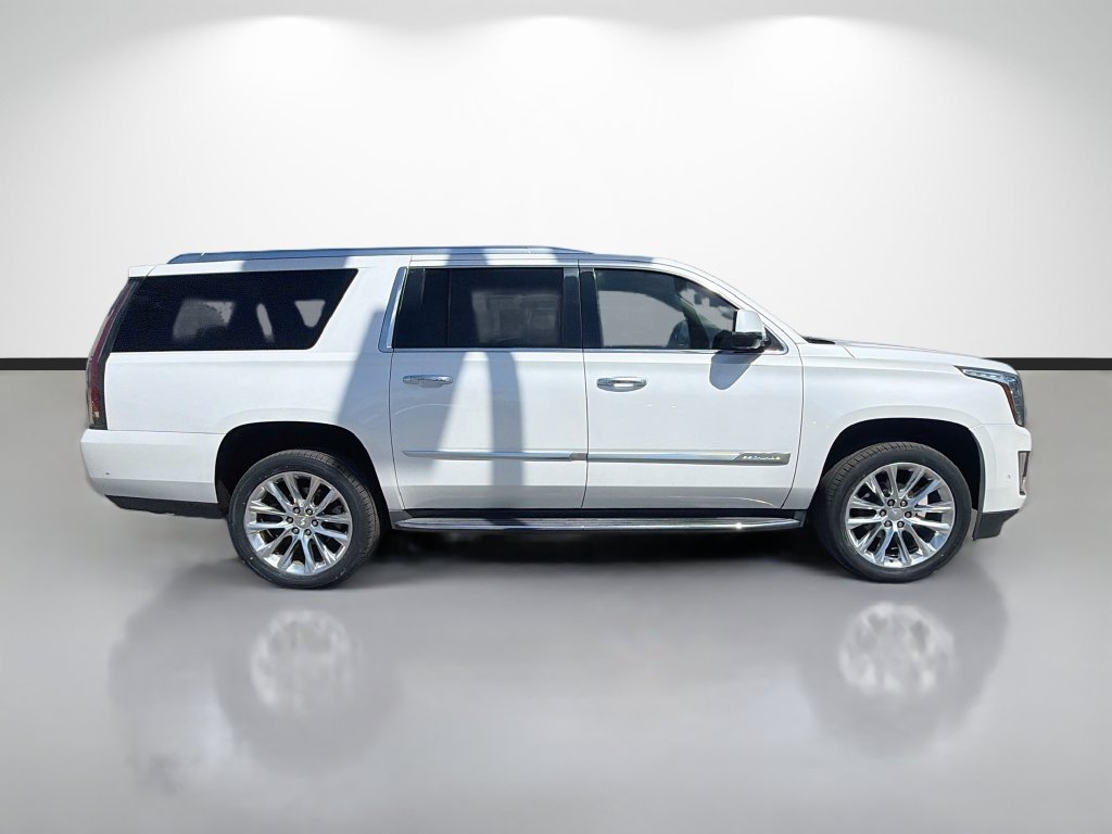 Used 2018 Cadillac Escalade ESV Luxury RWD image 2