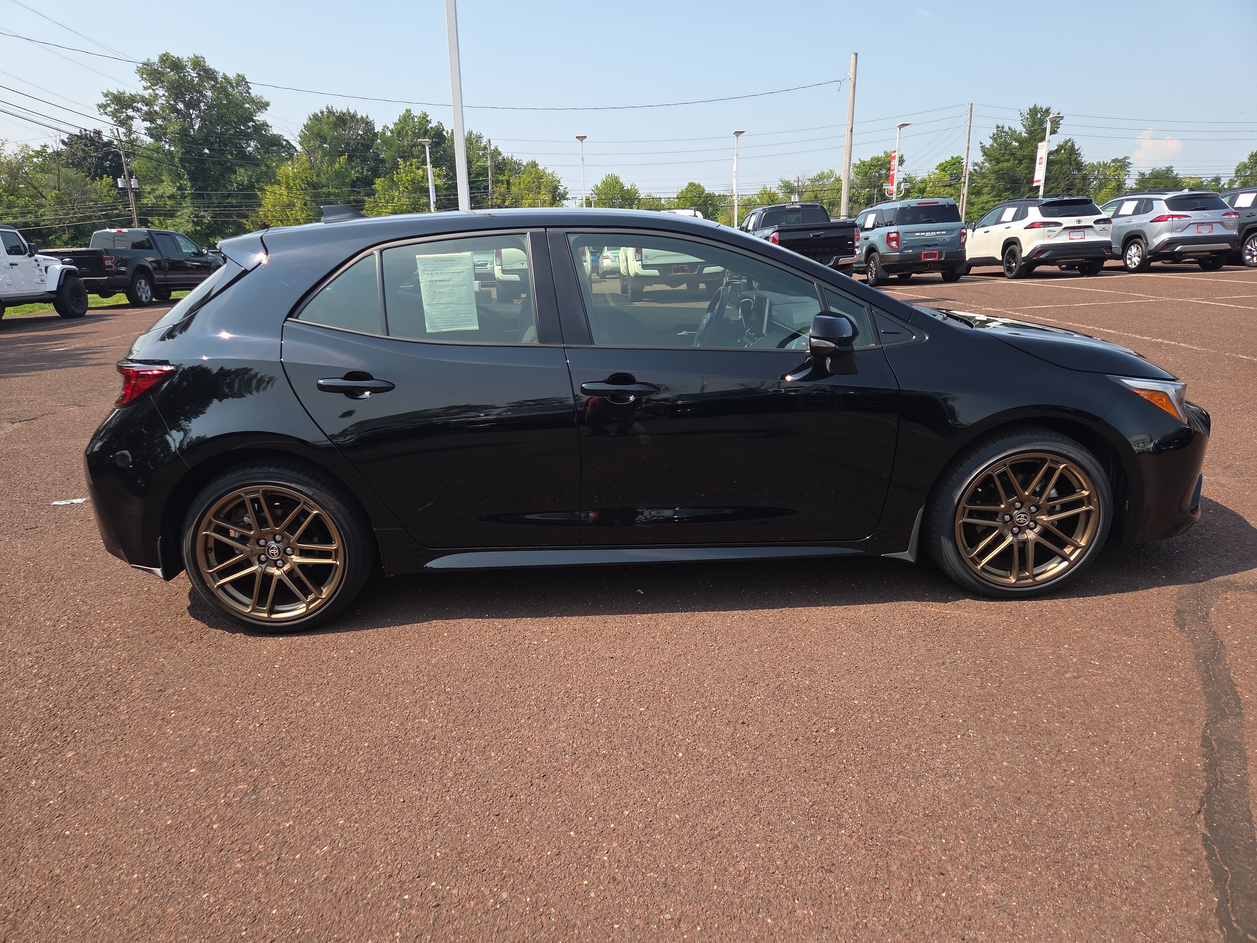 Certified 2025 Toyota Corolla Hatchback w/ SE Package FWD image 2