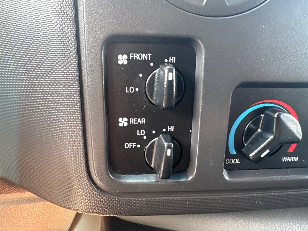 Used 2013 Ford E-350 and Econoline 350 XLT RWD image 27