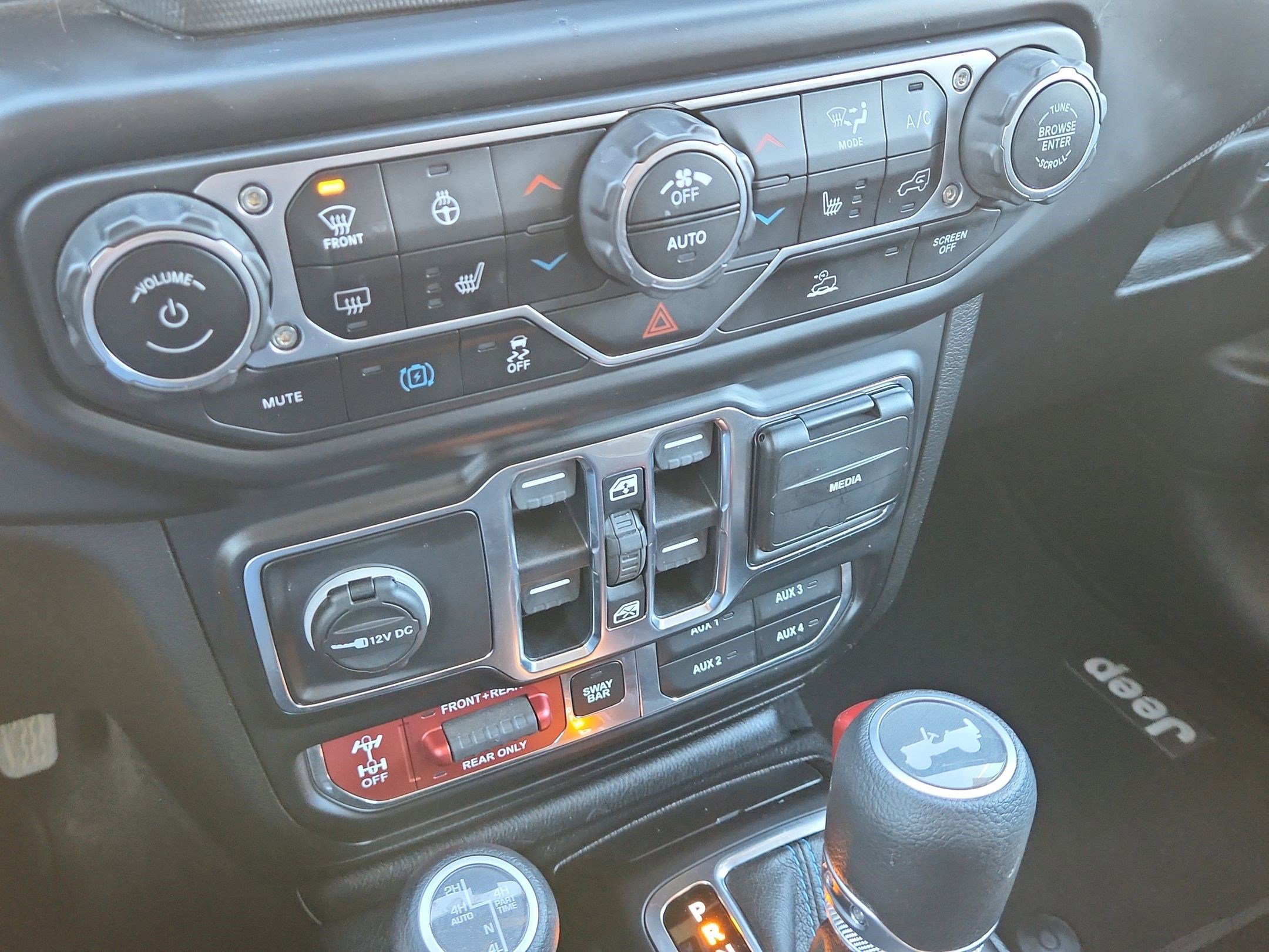 Used 2021 Jeep Wrangler Unlimited Rubicon 4xe w/ Cold Weather Group image 29