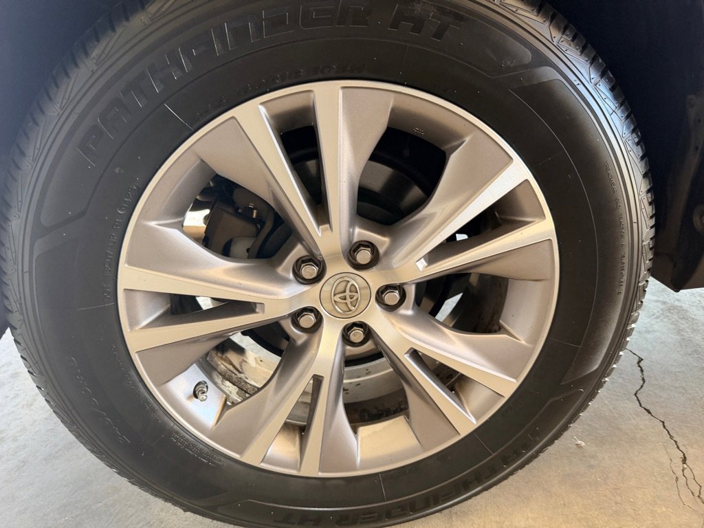 Used 2015 Toyota Highlander XLE image 49