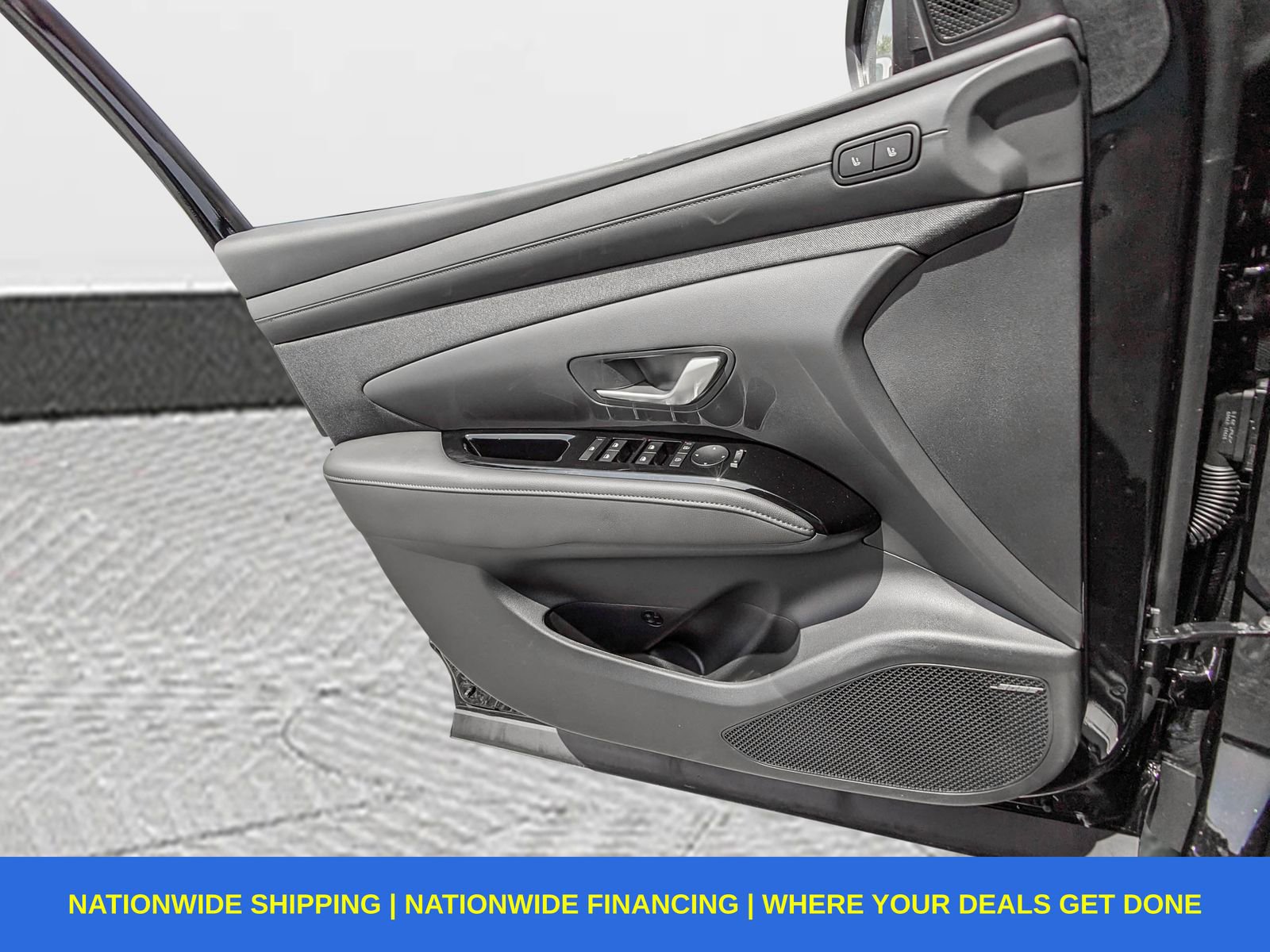 New 2025 Hyundai Tucson Limited image 36