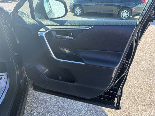 Used 2020 Toyota RAV4 XLE w/ All Weather Liner Package image 17