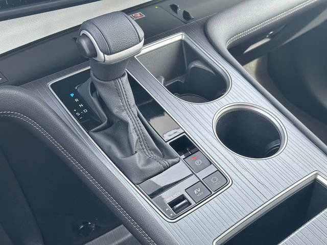 Used 2025 Toyota Sienna XLE image 19