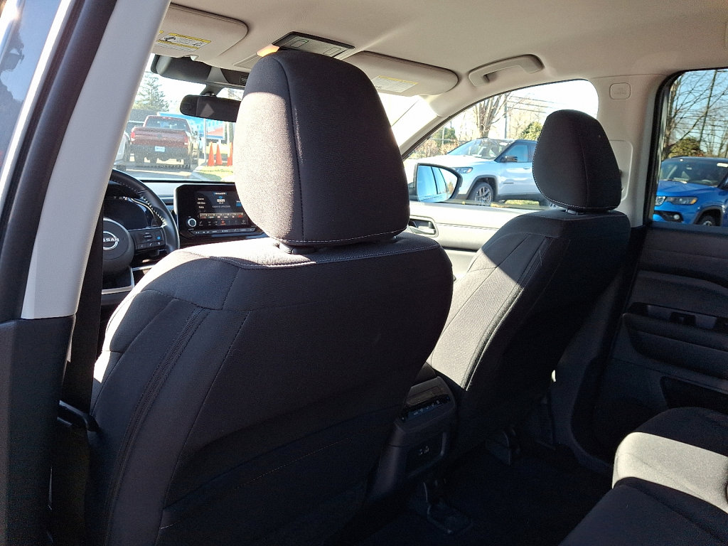 Used 2025 Nissan Pathfinder SV image 21