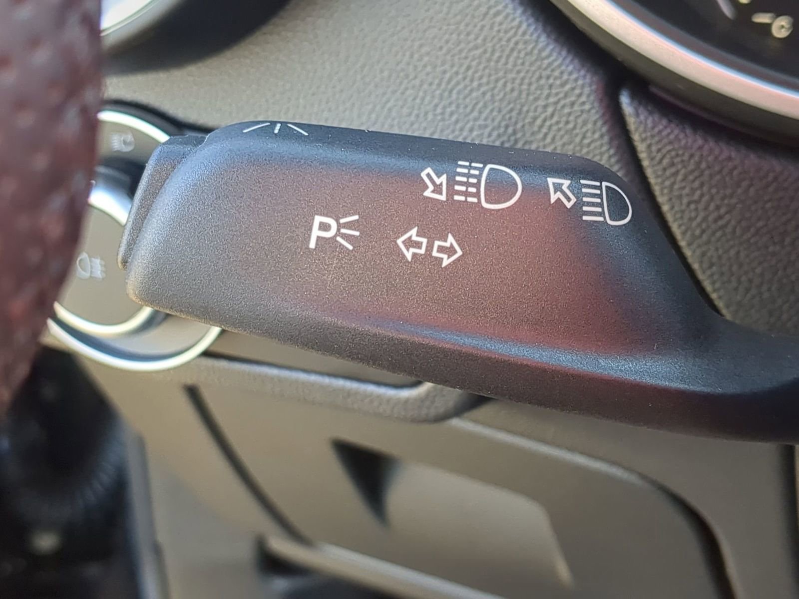 Used 2023 Alfa Romeo Stelvio Ti image 31