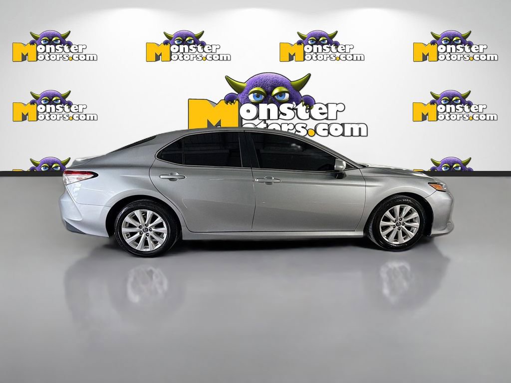Used 2020 Toyota Camry LE FWD image 4