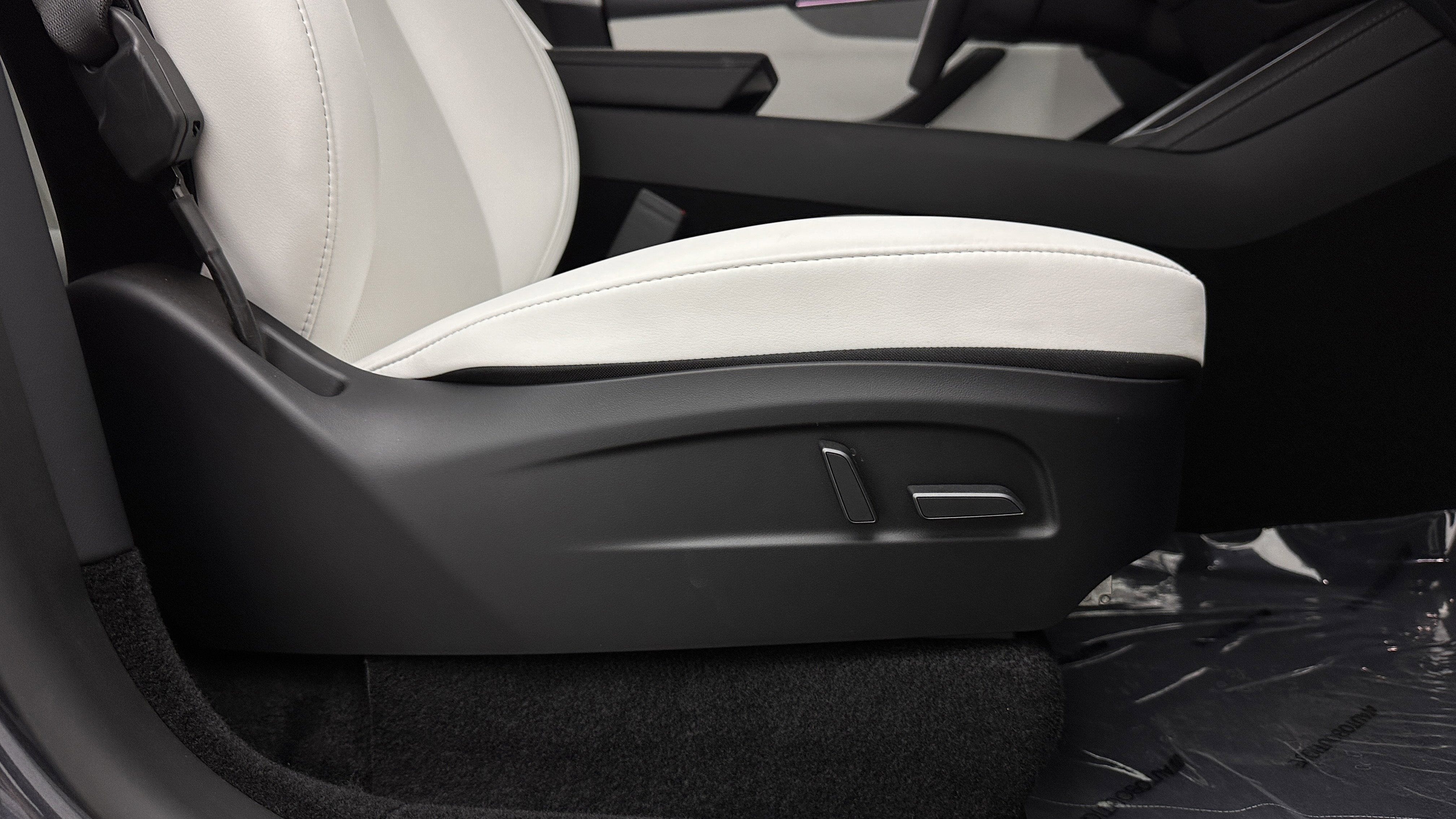 Used 2026 Tesla Model Y Long Range image 38
