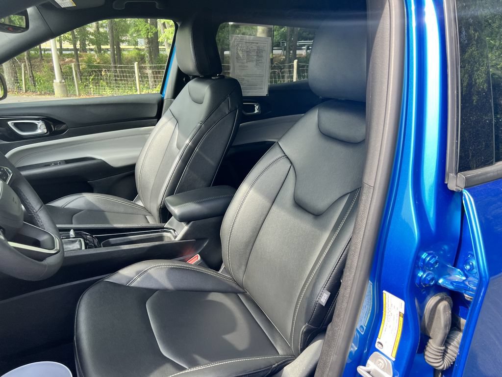 Certified 2025 Jeep Compass Limited AWD/4WD image 14