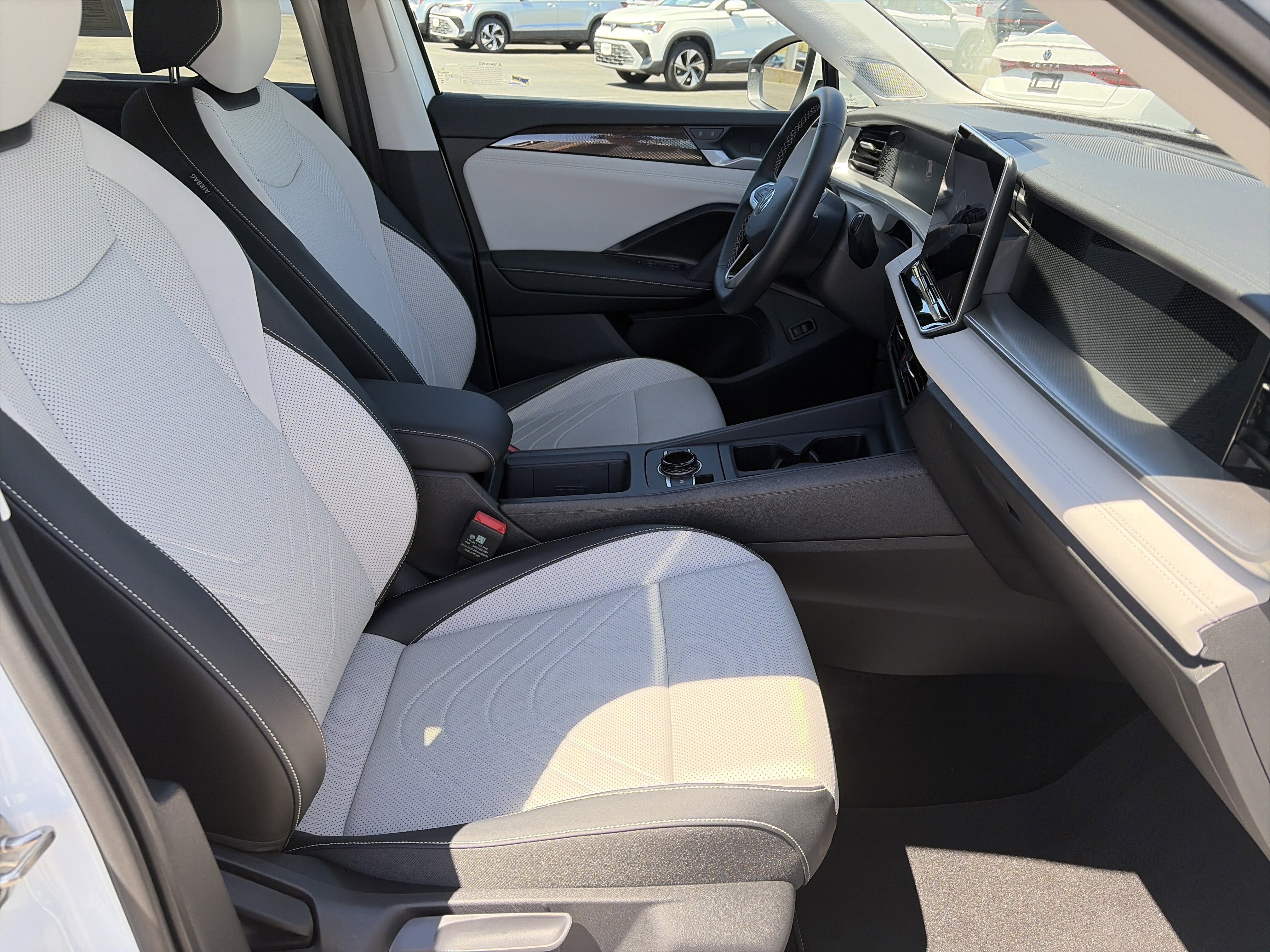 Certified 2025 Volkswagen Tiguan SE AWD/4WD image 30