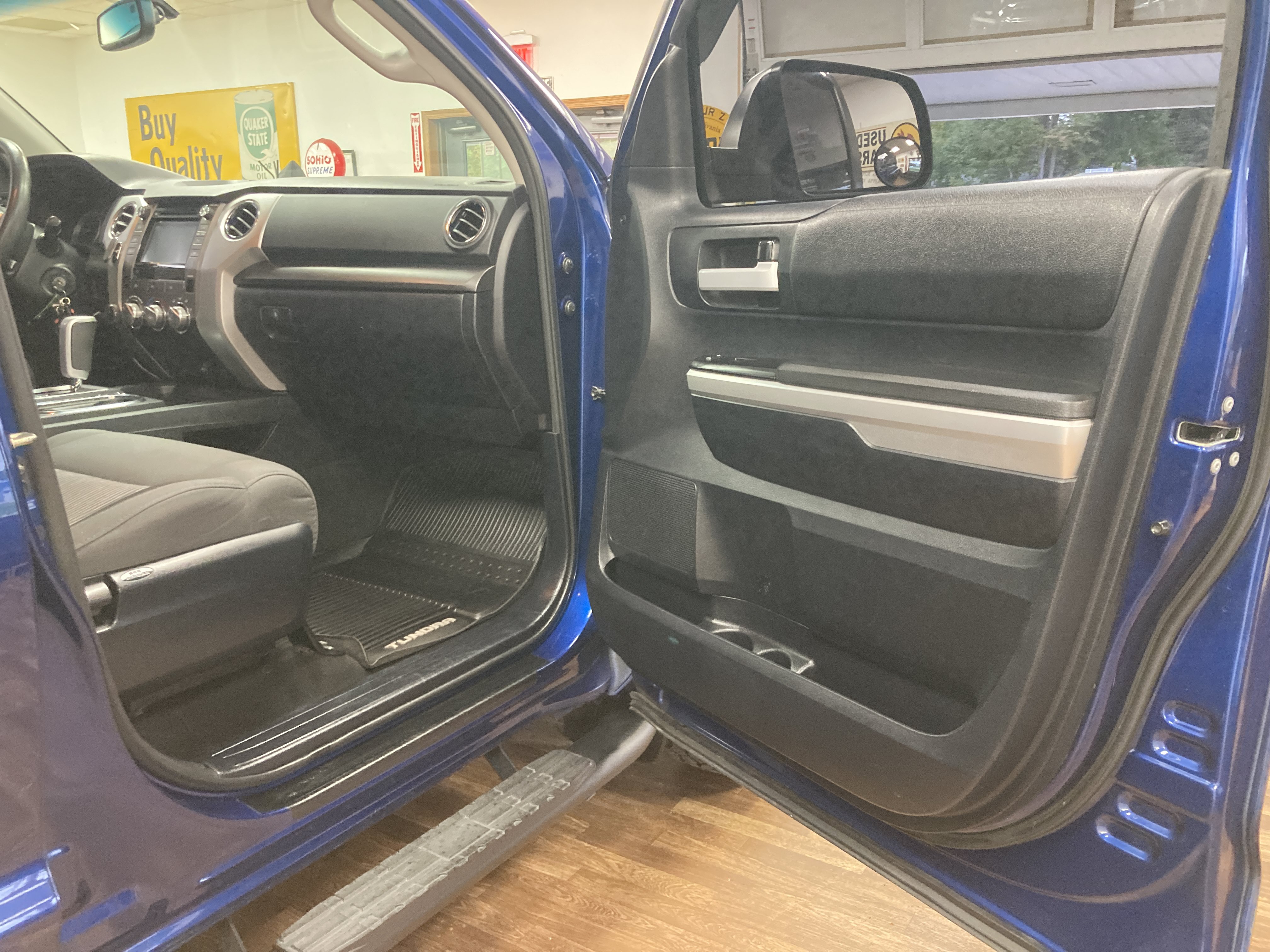 Used 2014 Toyota Tundra SR5 w/ SR5 Upgrade Package AWD/4WD image 16