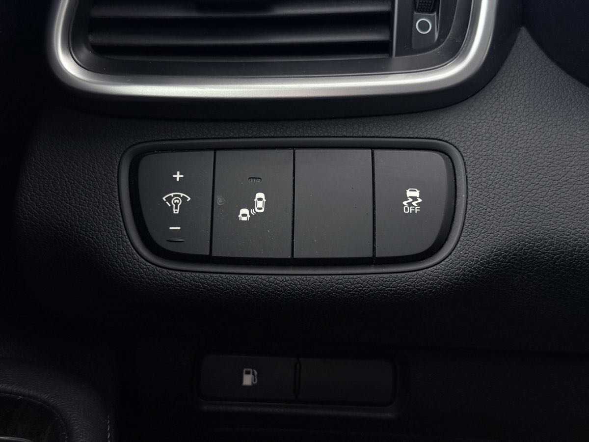 Used 2020 Kia Sorento S image 54