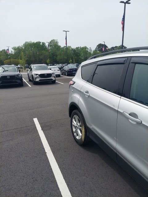 Used 2018 Ford Escape SE image 11