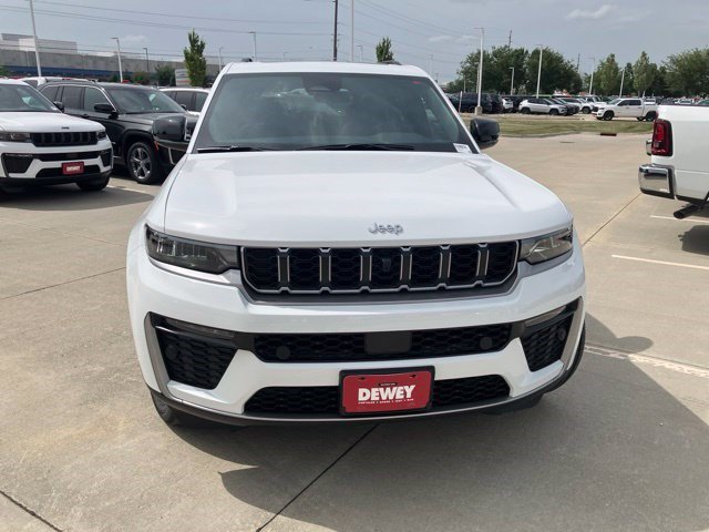 New 2026 Jeep Grand Cherokee Limited w/ Luxury Tech Group II AWD/4WD image 2