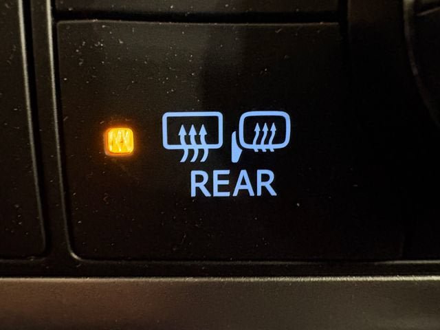 Used 2019 Toyota Highlander XLE AWD/4WD image 14