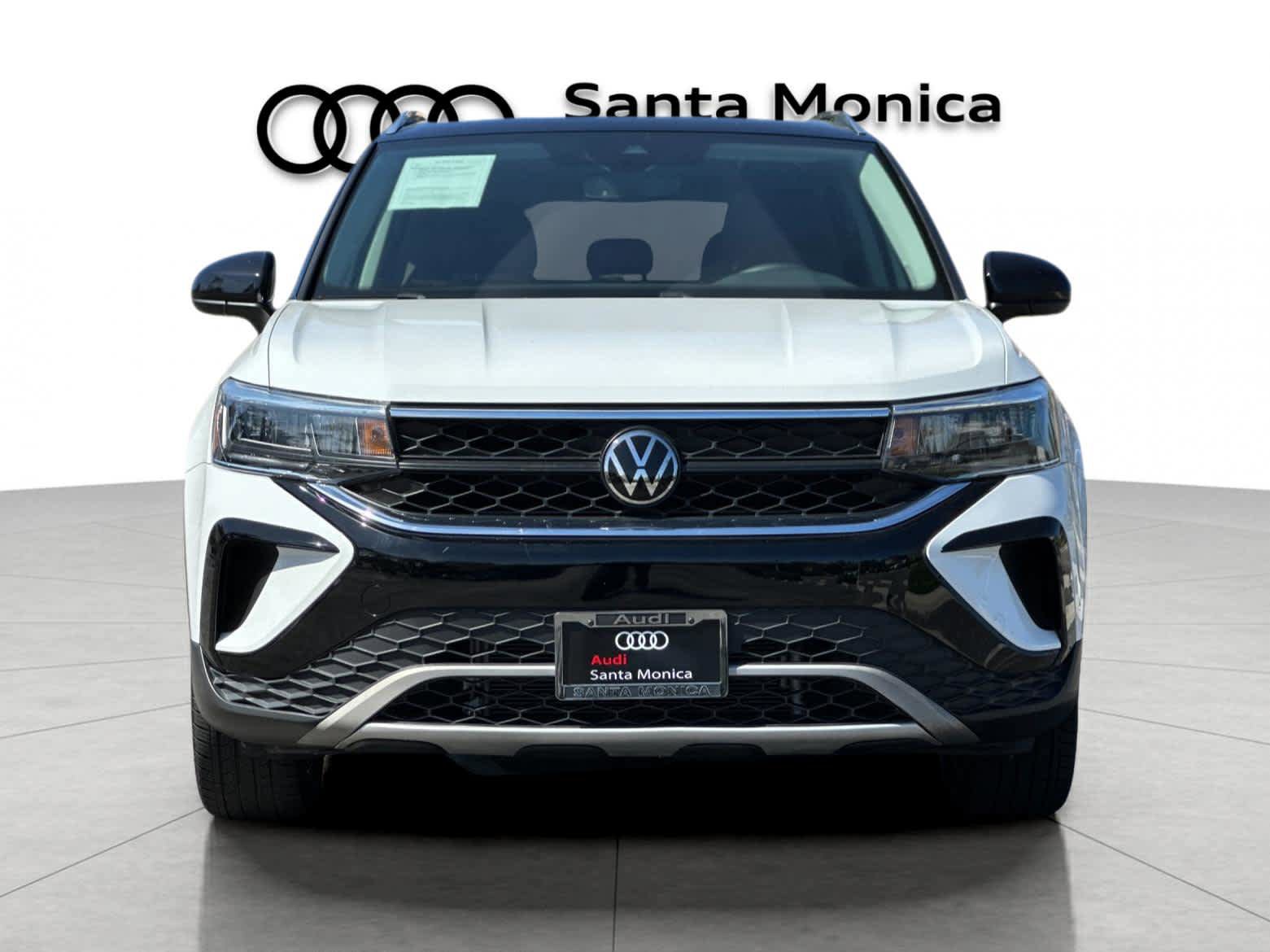 Used 2023 Volkswagen Taos SE w/ Panoramic Sunroof Package FWD image 10
