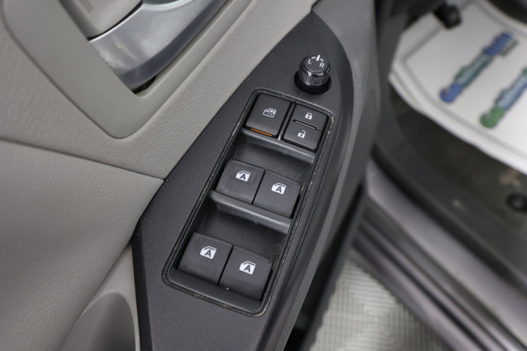 Used 2018 Toyota Sienna LE FWD image 29