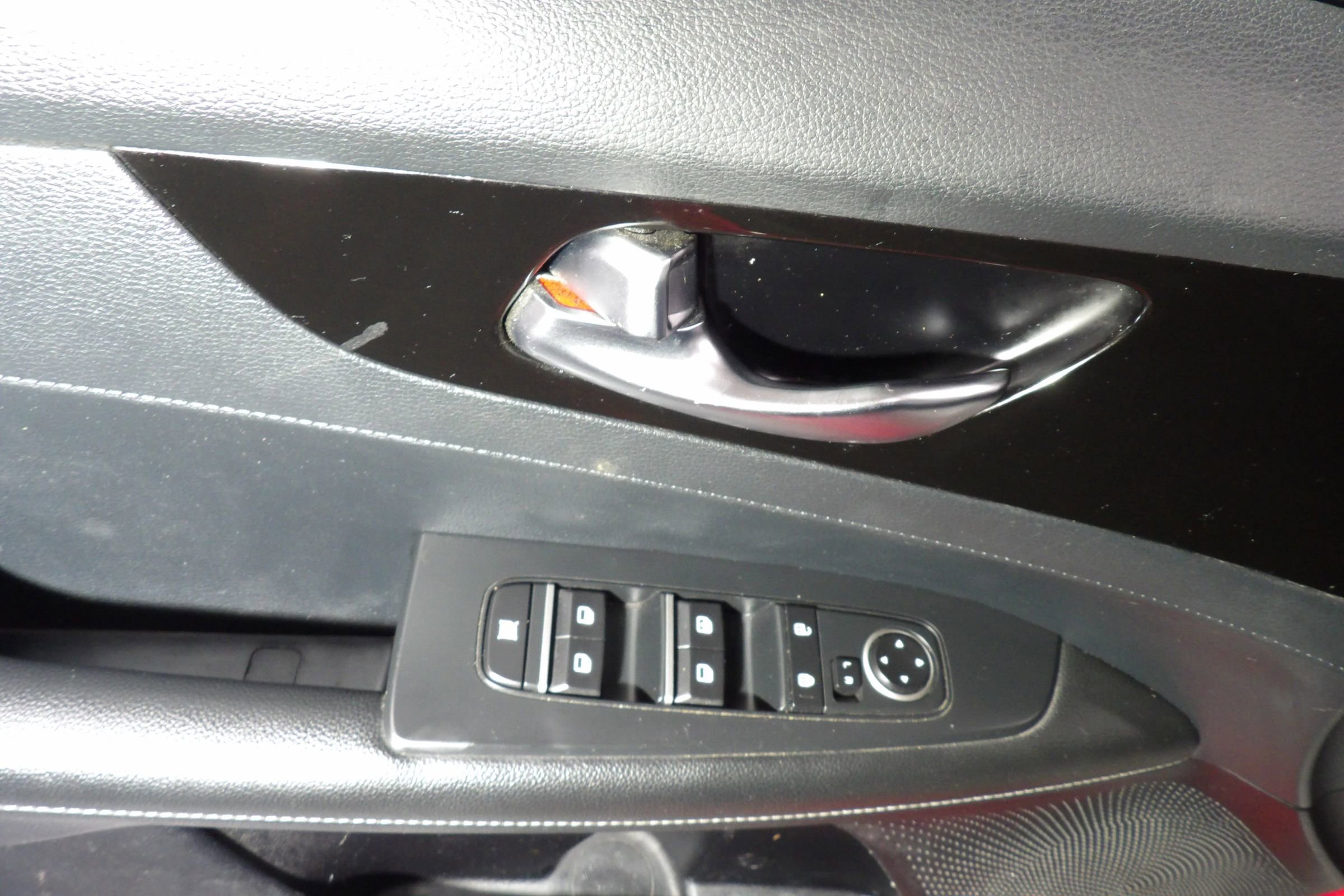 Used 2019 Kia Forte S w/ S Premium Package image 8