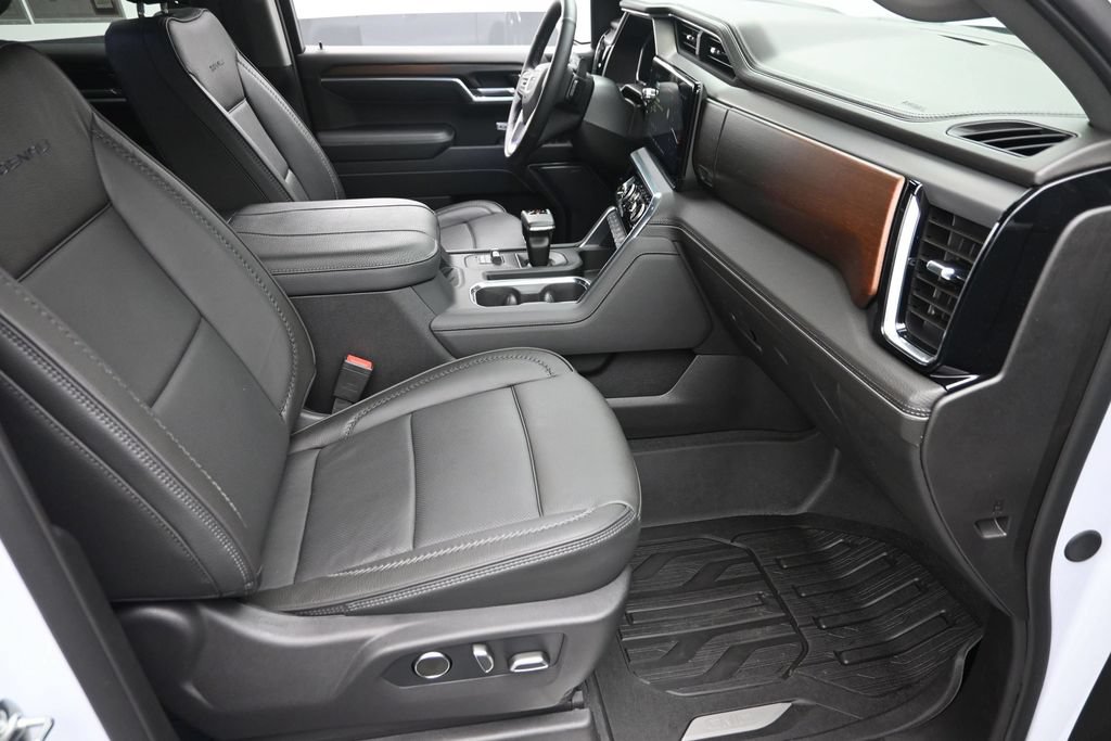 Used 2026 GMC Sierra 1500 Denali w/ Technology Package AWD/4WD image 9