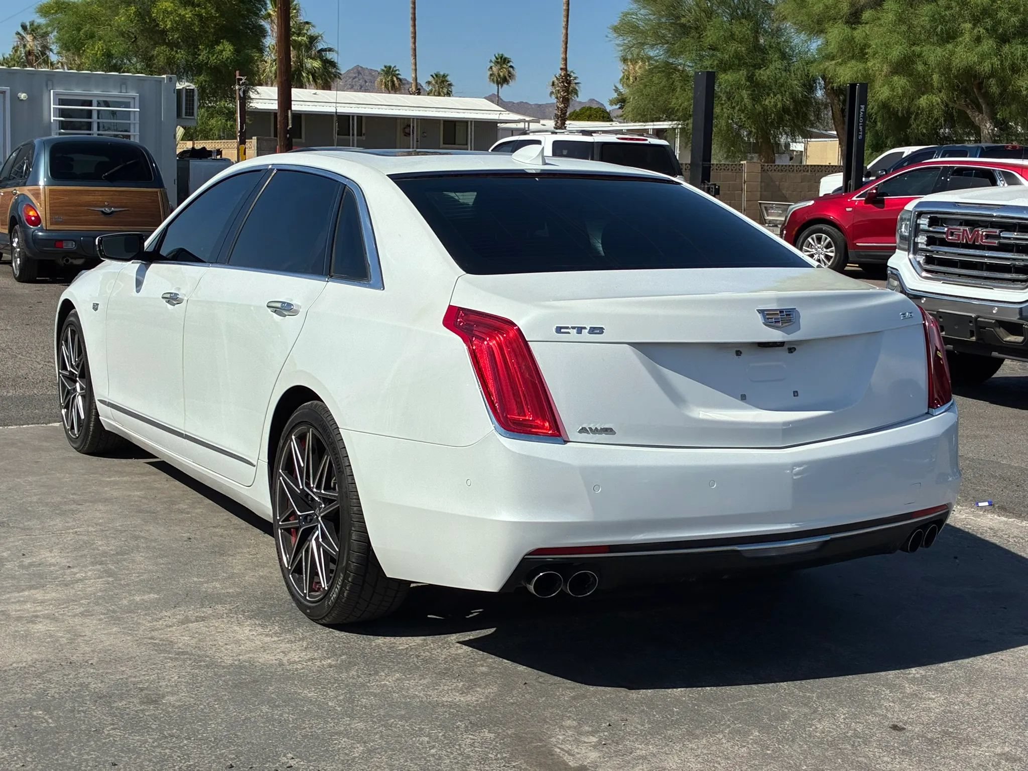 Used 2016 Cadillac CT6 Luxury w/ Active Chassis Package AWD/4WD image 4