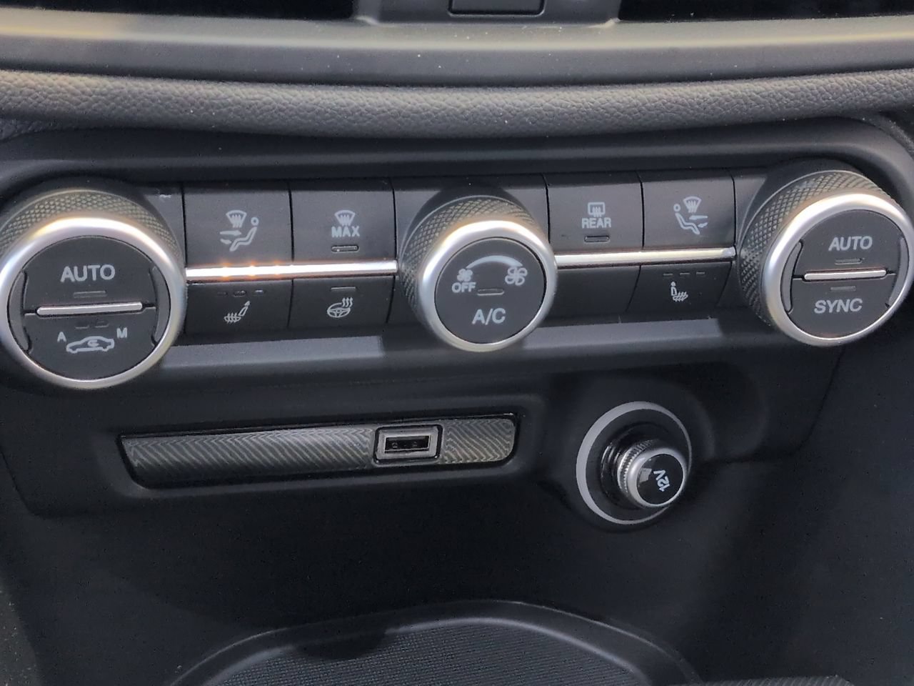 New 2026 Alfa Romeo Giulia w/ Driving Assist Package RWD image 17