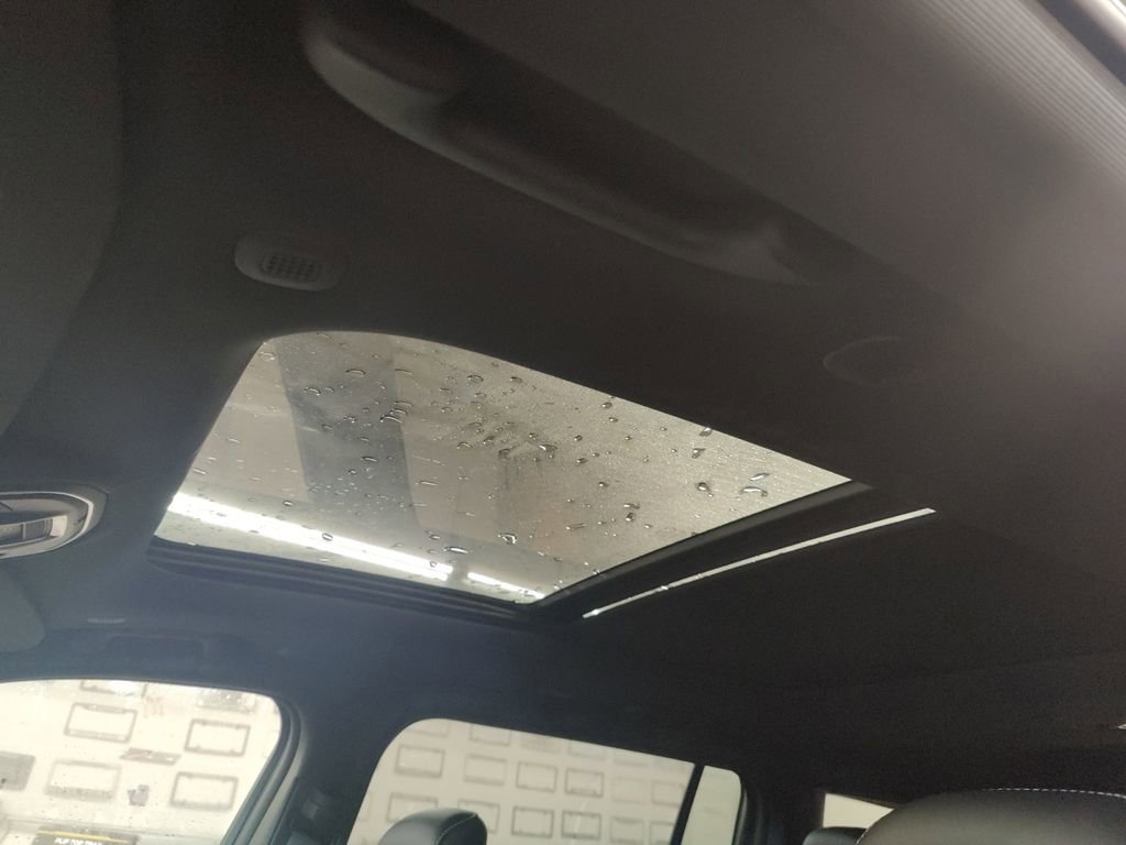 New 2025 Jeep Grand Cherokee L Limited w/ Black Appearance Package image 30