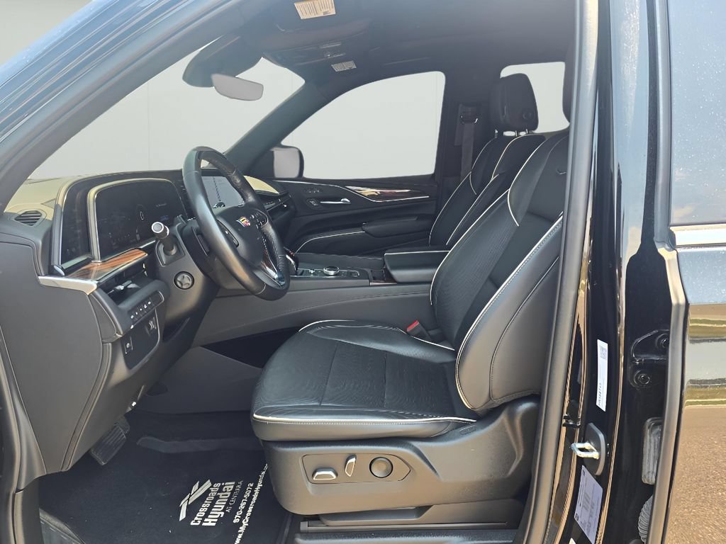 Used 2023 Cadillac Escalade Premium Luxury AWD/4WD image 9
