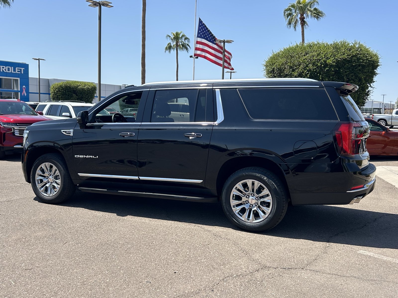 Certified 2025 GMC Yukon XL Denali AWD/4WD image 3